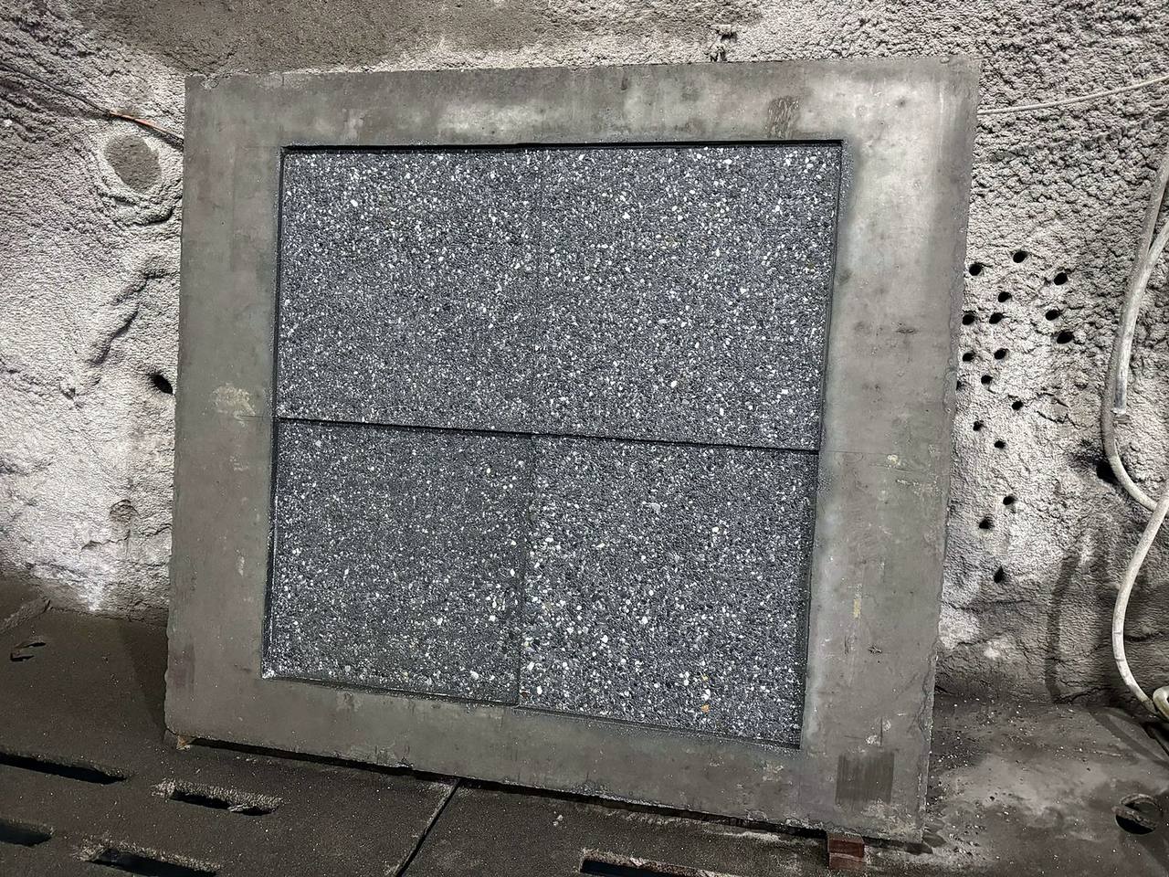 Steinplatte gestrahlt